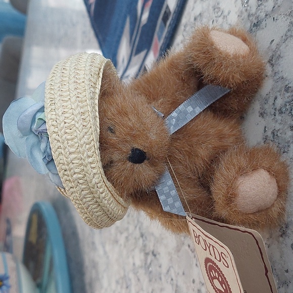 Boyds Bears Brown Stuffed Animal with Cream Hat - Picture 1 of 8